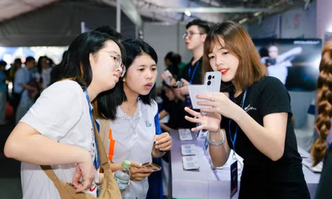 Đề xuất hỗ trợ học phí, vé máy bay khứ hồi và sinh hoạt phí cho sinh viên đi học ở nước ngoài