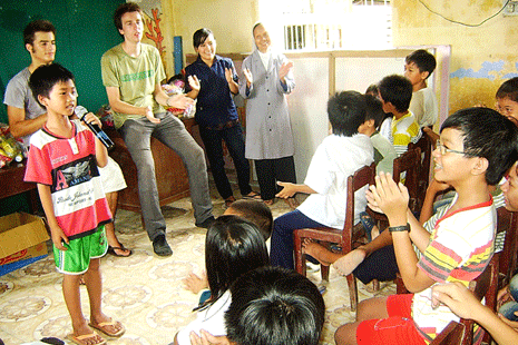 Dạy tiếng Anh cho trẻ em nông thôn