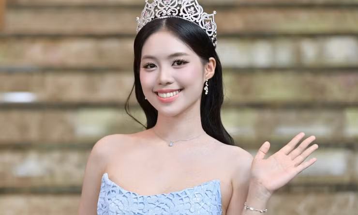 Á hậu Châu Anh trước khi kết thúc nhiệm kỳ 
