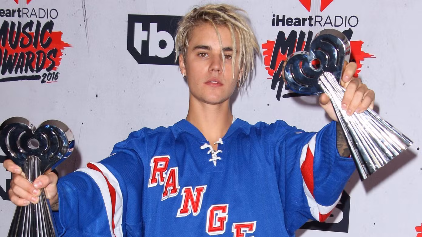 justin-bieber-hp-gq-04apr16-rex.jpg