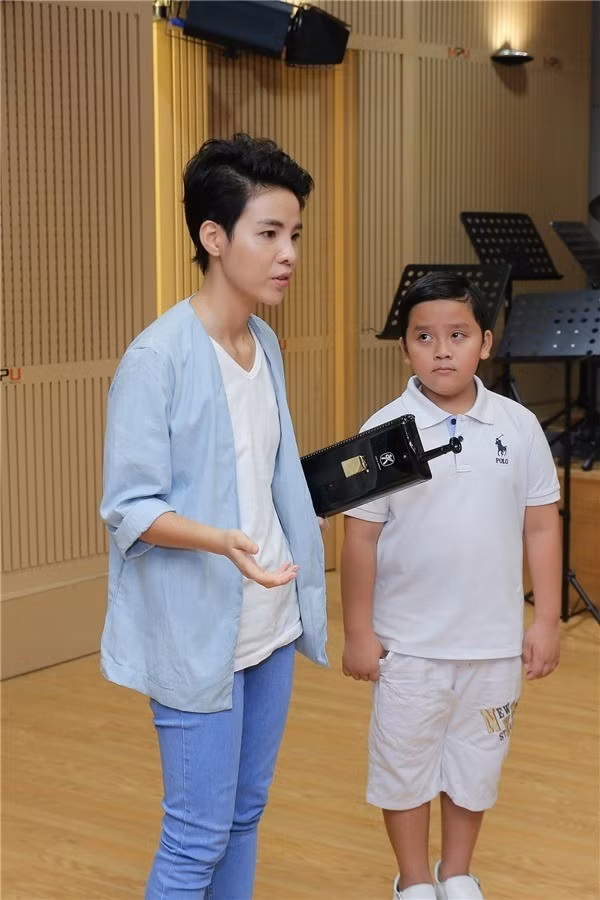 thuybinhgionghatvietnhi201649.jpg