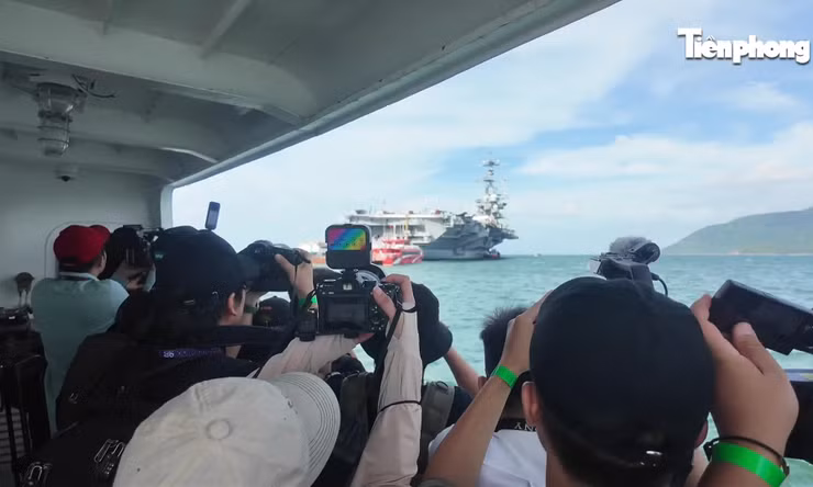 Bên trong tàu sân bay USS George Washington và sức mạnh tác chiến của không đoàn hải quân Mỹ
