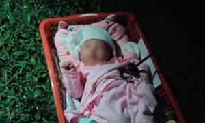 Bé gái sơ sinh bị bỏ rơi bên đường ở Phú Thọ