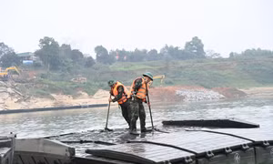 Công binh xuyên đêm bắc cầu phao qua sông Lô, sáng 16/2 chính thức thông tuyến