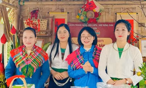 Đoàn thanh niên Đất Tổ livestream bán nông sản địa phương