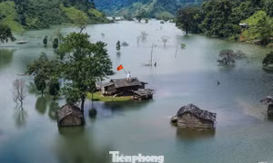 Đẹp ngỡ ngàng ‘vịnh Tà Phình’ giữa núi rừng Sơn La