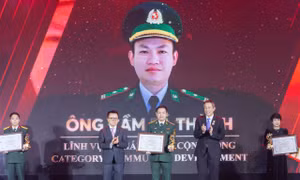 Người lính truyền lửa xóa đói giảm nghèo nơi biên cương