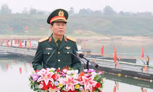 Chính thức thông xe cầu phao Đoan Hùng, ô tô dưới 7 chỗ được đi qua