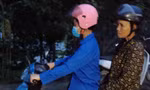 Vượt rào cản ngôn ngữ, đưa thủ tục hành chính về với dân bản vùng biên