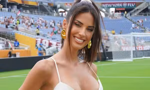 Nữ MC gây sốt tại World Cup 2026 
