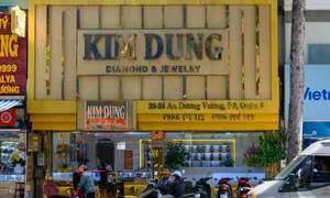Những cửa hàng kim cương hiếm hoi còn mở cửa ở TPHCM
