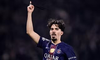 Bị Newcastle cầm chân, đương kim vô địch PSG phải đá play-off Champions League