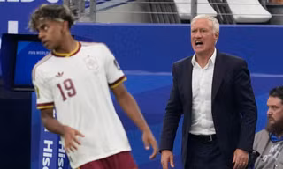 HLV Deschamps chỉ trích trọng tài sau khi Pháp lỡ hẹn chung kết World Cup 