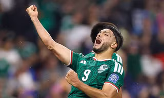 Mexico vượt Ecuador, vào vòng 16 đội 