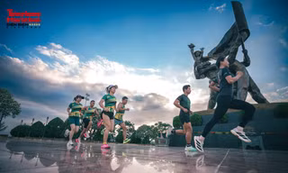 300 BIB 'bay sạch' trong một giờ đồng hồ, Tiền Phong Marathon - Điện Biên Discovery 2026 khởi động đầy sức nóng
