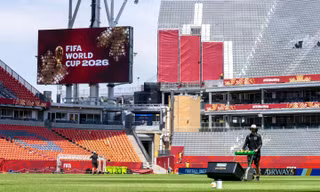 Mặt cỏ sân vận động World Cup 2026 đặc biệt như thế nào?