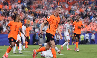 Hà Lan đánh bại Tunisia, hẹn Morocco ở vòng knock-out