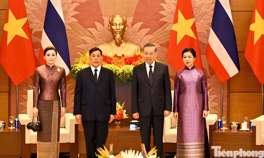 Truyền thông Thái Lan đưa tin đậm nét chuyến thăm của Nhà vua và Hoàng hậu đến Việt Nam
