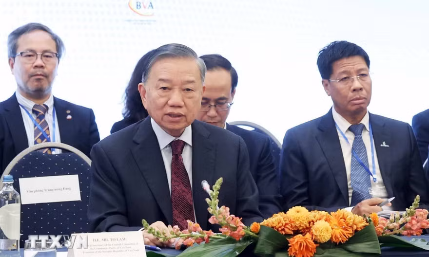 Tổng Bí thư, Chủ tịch nước dự tọa đàm cấp cao với lãnh đạo doanh nghiệp tiêu biểu châu Âu và Bỉ