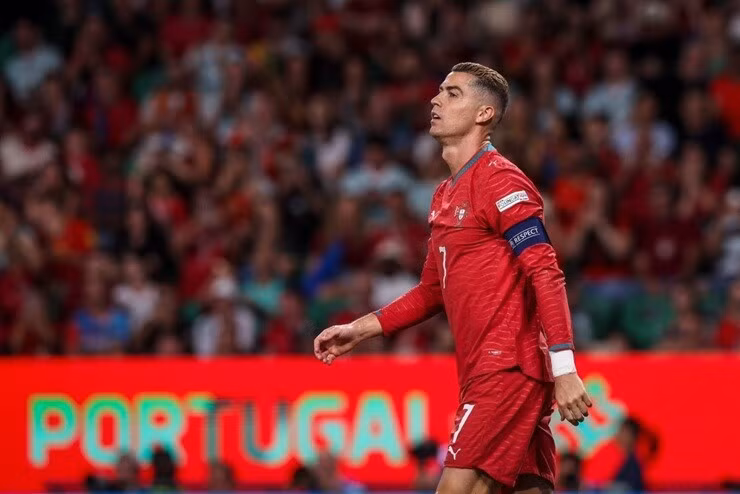 Ronaldo nhận án phạt từ LĐBĐ Bồ Đào Nha.