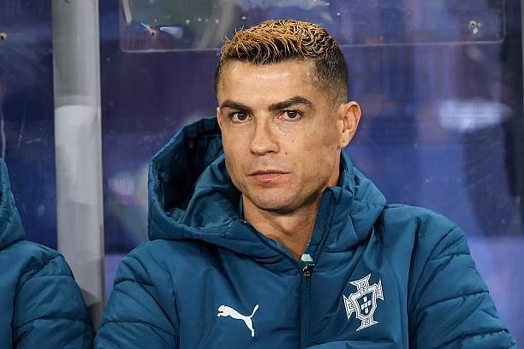 Ronaldo ngồi dự bị trong trận đấu với Na Uy.
