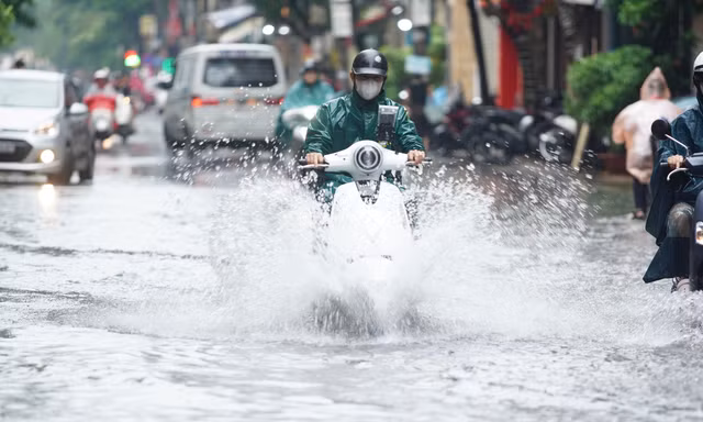 Hà Nội chịu ảnh hưởng của áp thấp nhiệt đới thế nào?