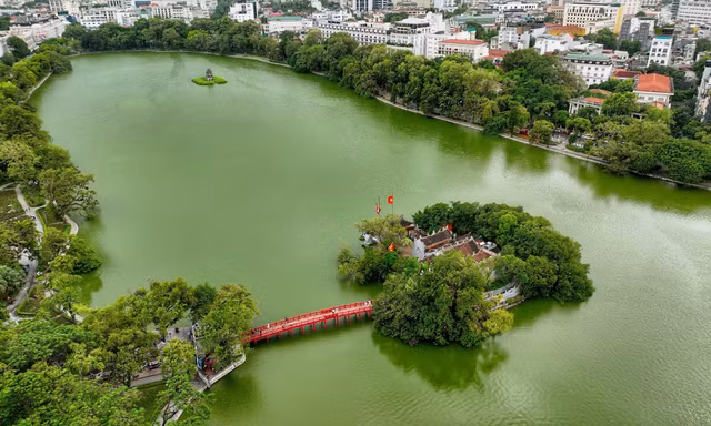 Những công trình biểu tượng rợp sắc cờ mừng ngày Giải phóng Thủ đô