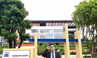  'Choáng' với thành tích của nam sinh đỗ chuyên Lý cả 3 trường top đầu Hà Nội