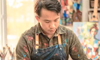 Ngoài hoạt động kinh doanh, Việt Anh dồn tâm sức cho hội họa, điêu khắc & nghệ thuật sắp đặt