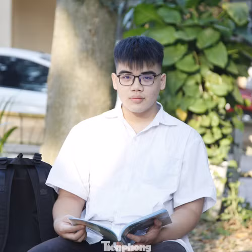 Nam sinh lớp 12 kể phút giây đối đầu “cẩu tặc” cầm mã tấu trả thù. Ảnh: Nguyễn Thắng.
