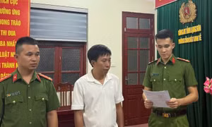 Khởi tố giám đốc và nhân viên đổ trộm chất thải xây dựng khi phá dỡ công trình 