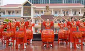 Màn trống hội Hào khí non sông, mùa xuân dâng Đảng