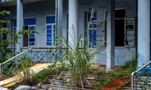 Cảnh hoang tàn đại bản doanh CLB bóng đá Than Quảng Ninh