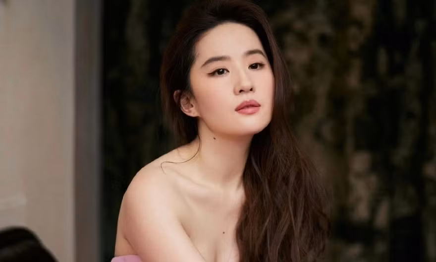 Bức ảnh khiến Lưu Diệc Phi xấu hổ
