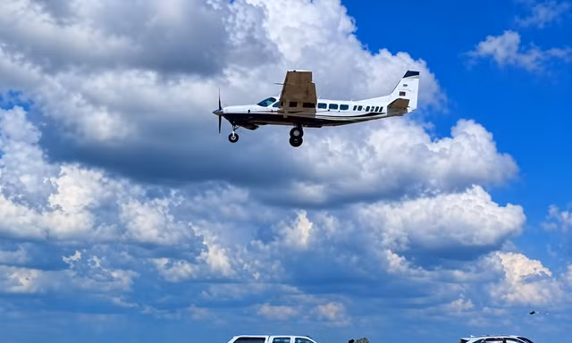 Cessna 208 kiểm tra sân bay Quảng Trị
