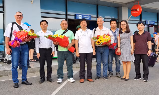 Quảng Trị chuyển vào tài khoản cá nhân tới 500 triệu đồng để thu hút bác sĩ 