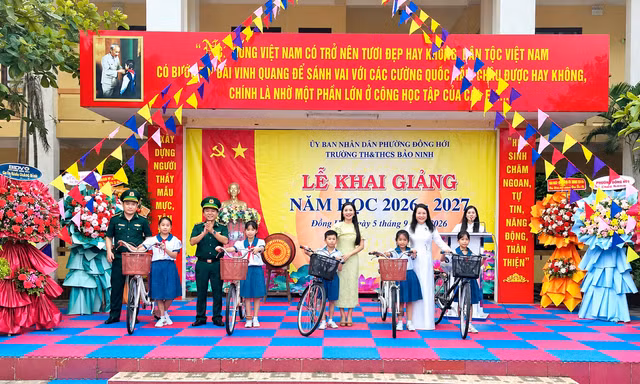 3 tỷ đồng tiếp sức học sinh vùng biên Quảng Trị ngày khai trường 