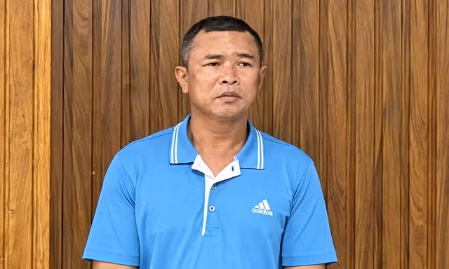 Cầm dao ‘đi dạo’, chặn xe người đi đường 