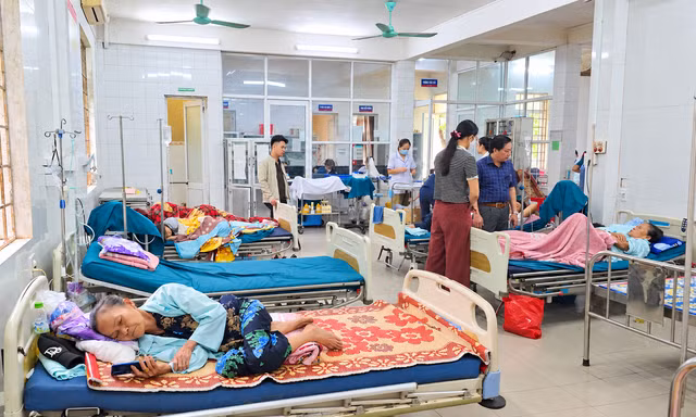 42 người nghi ngộ độc sau khi ăn bánh mì ở Quảng Trị 
