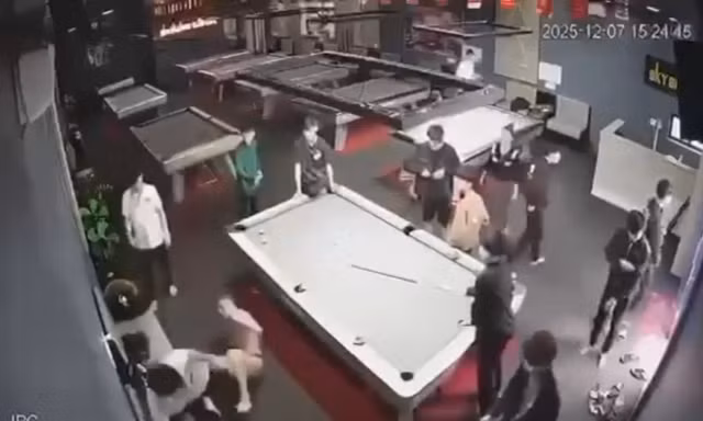 Xô xát trong quán bida tại Quảng Trị, nam sinh lớp 12 nguy kịch nghi do ngã gãy cổ