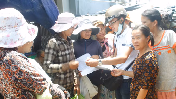 Tiểu thương nghèo ở chợ Kế Xuyên hoang mang vì chủ hụi bỏ đi khỏi địa phương
