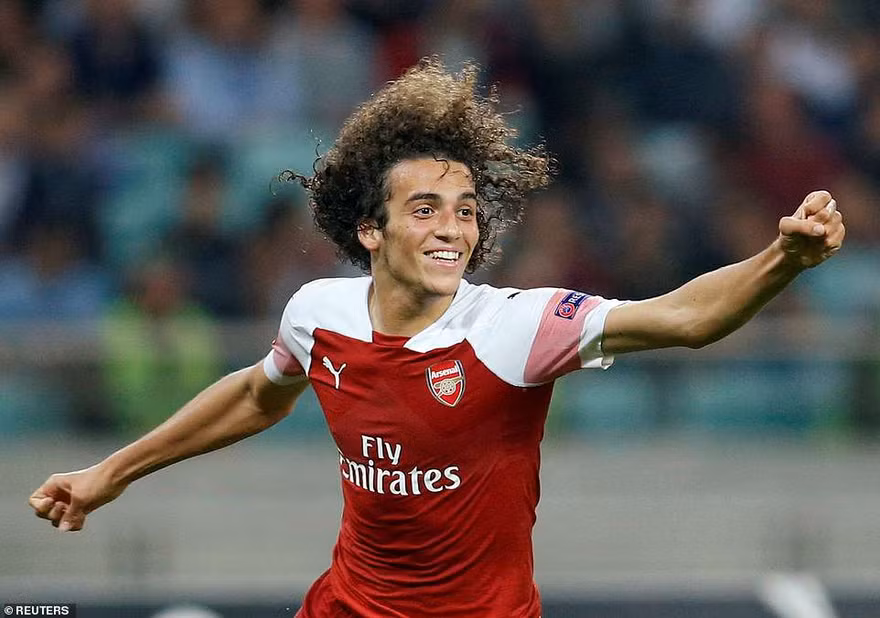 Matteo Guendouzi ăn mừng bàn thắng ra mắt Arsenal