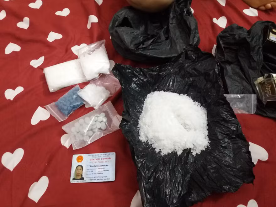 Tang vật thu giữ trong vụ ma tuý vừa bị khởi tố - Ảnh: Hoàng Long