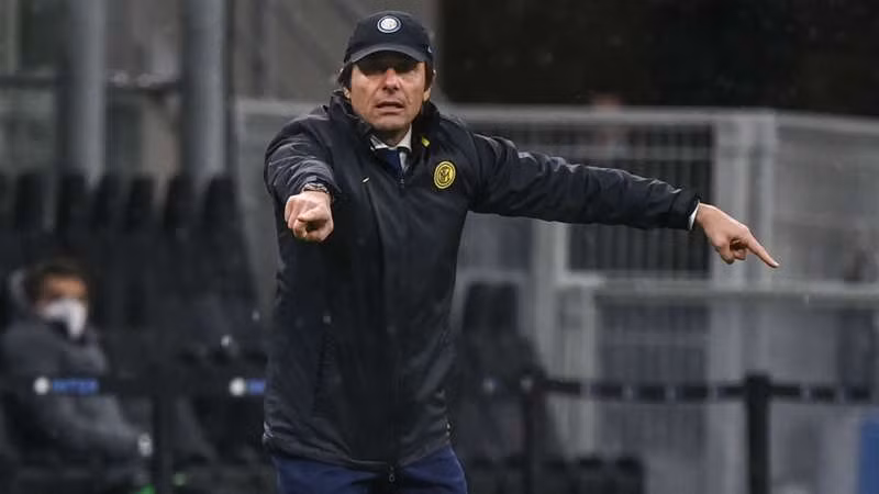 HLV Antonio Conte đáp trả các chỉ trích nhắm vào Inter Milan.