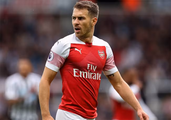 Bán rẻ cầu thủ, Arsenal ‘thủng túi’ hơn 200 triệu bảng
