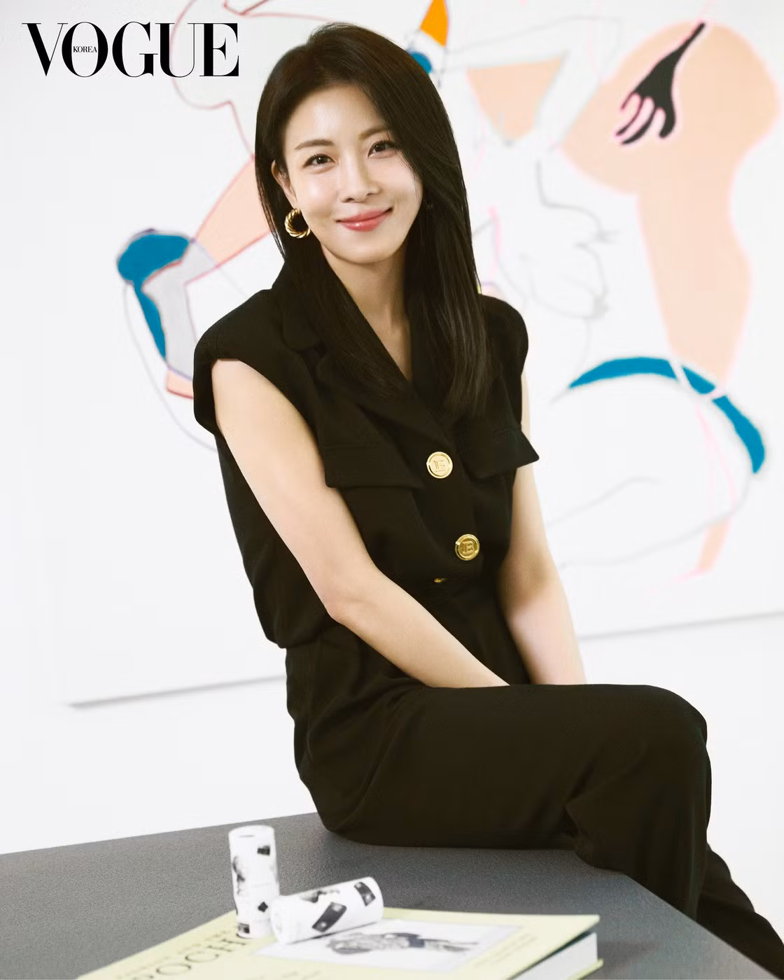 Ha Ji Won gần đây thu hút sự chú ý vì xuất hiện trong chương trình Please Take Care of My Refrigerator của JTBC và tiết lộ chế độ ăn uống 'làm chậm quá trình lão hóa' của mình. Cô đang tiếp tục sự nghiệp của mình không chỉ là một diễn viên mà còn là một doanh nhân, người sáng lập thương hiệu mỹ phẩm Pouch24. Ha Ji Won gần đây thu hút sự chú ý vì xuất hiện trong chương trình Please Take Care of My Refrigerator của JTBC và tiết lộ chế độ ăn uống 'làm chậm quá trình lão hóa' của mình. Cô đang tiếp tục sự nghiệp của mình không chỉ là một diễn viên mà còn là một doanh nhân, người sáng lập thương hiệu mỹ phẩm Pouch24.