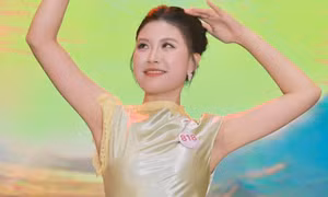 Từ múa côn nhị khúc đến hát chầu văn ở Hoa hậu Việt Nam