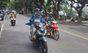 Hà Nội cấm xe máy xăng từ vành đai 1: Mỗi lần ra phố phải đi 2 xe?