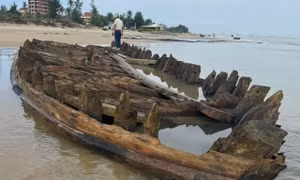 Chưa thể khai quật tàu cổ phát lộ ở Hội An