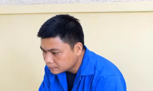 Khởi tố đối tượng 'hô biến' sổ đỏ của người khác thành tên mình